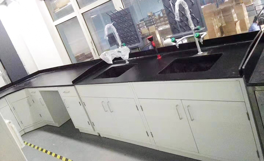 1上海東方航空食品新建實(shí)驗(yàn)室通風(fēng)柜實(shí)驗(yàn)臺(tái)及通風(fēng)系統(tǒng)應(yīng)用