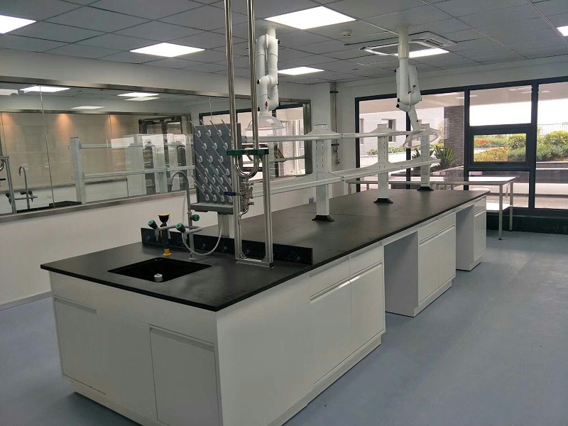 實(shí)驗(yàn)臺(tái)